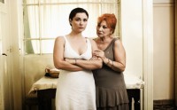 Δύο γυναίκες... συνεχίζουν να χορεύουν Η επιτυχημένη παράσταση συνεχίζεται και φέτος